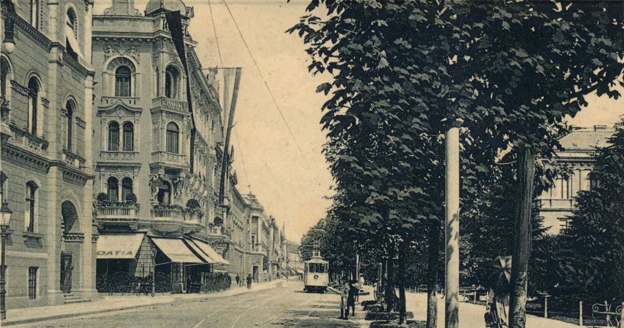 Akademički trg (današnji Trg Josipa Juraja Strossmayera) 1915. godine